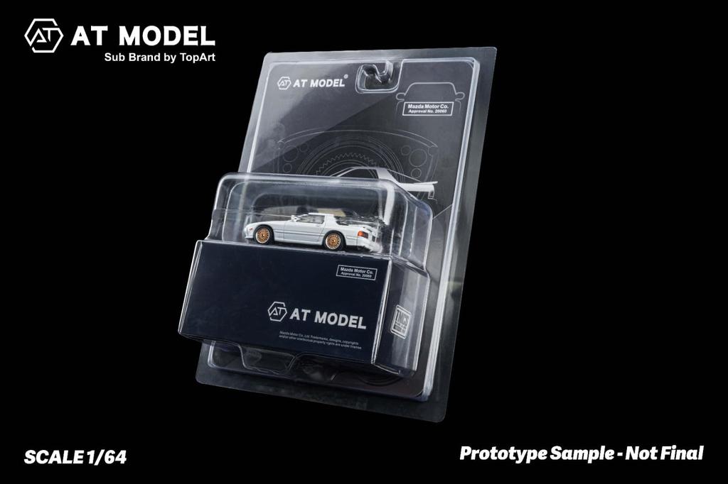 FREESTYLE AT MODELLmaßstab Mazda RX7 FC3S Infini White Blisterverpackung Fertigprodukt AT64006 1/64