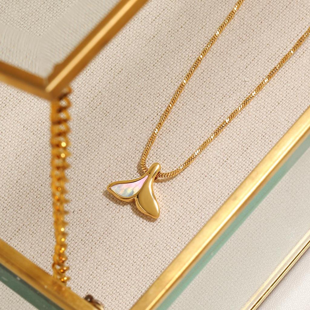 European-American Mermaid Tail Necklace: White Shell & Titanium Steel Pendant