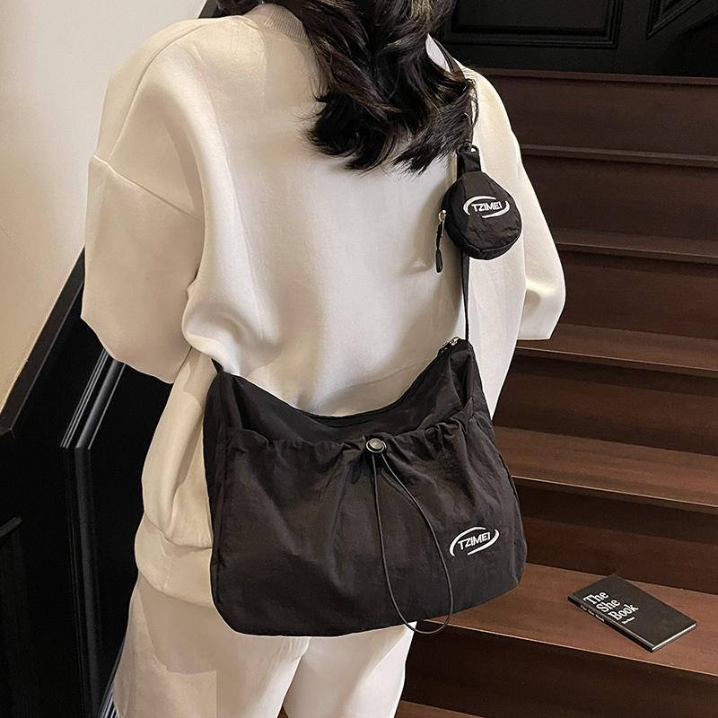 Large Capacity Nyl Cloth Ladies Crossbody Bag Candy Color Pleated Design Women's Shoulder Bag Portable String Female Handbags