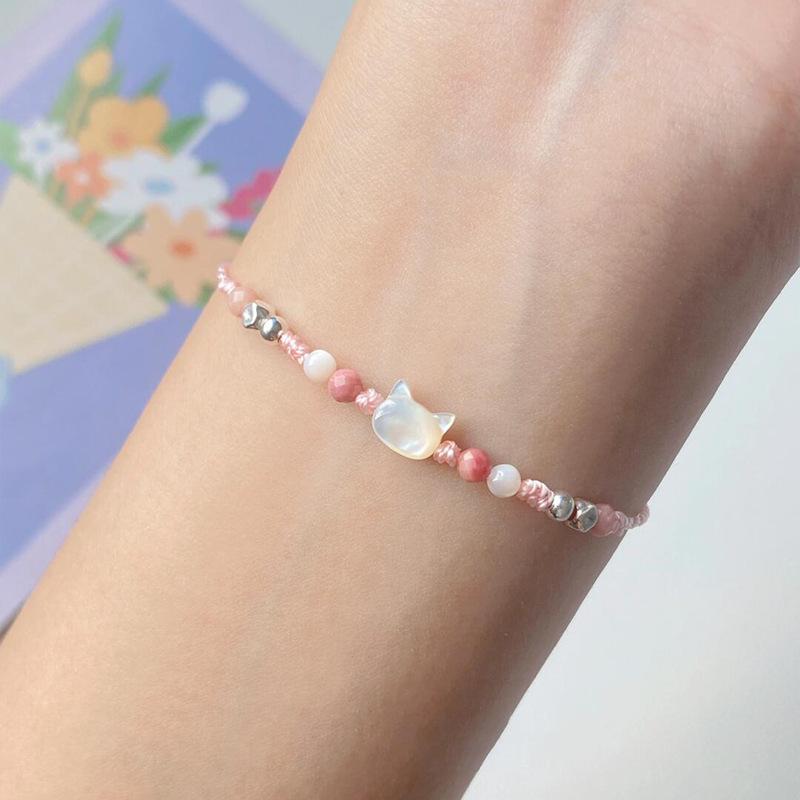 Bracelet Chat Kittenism Doux Blanc Nacre: Cordelette Tressée Couleur Bonbon, Ornement de Mode pour Femme, Exquis Accessoire de Main pour Couple.
