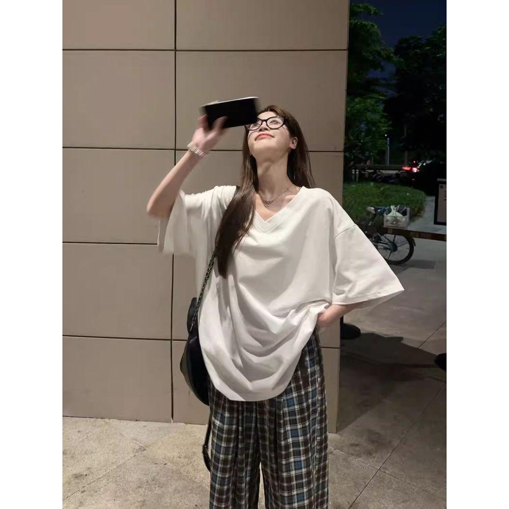 

Женская футболка свободного кроя с корейским V-образным вырезом, оверсайз - с коротким рукавом, средней длины, стройнящая, белая, идеально подходит для весны, лета и осени L белый