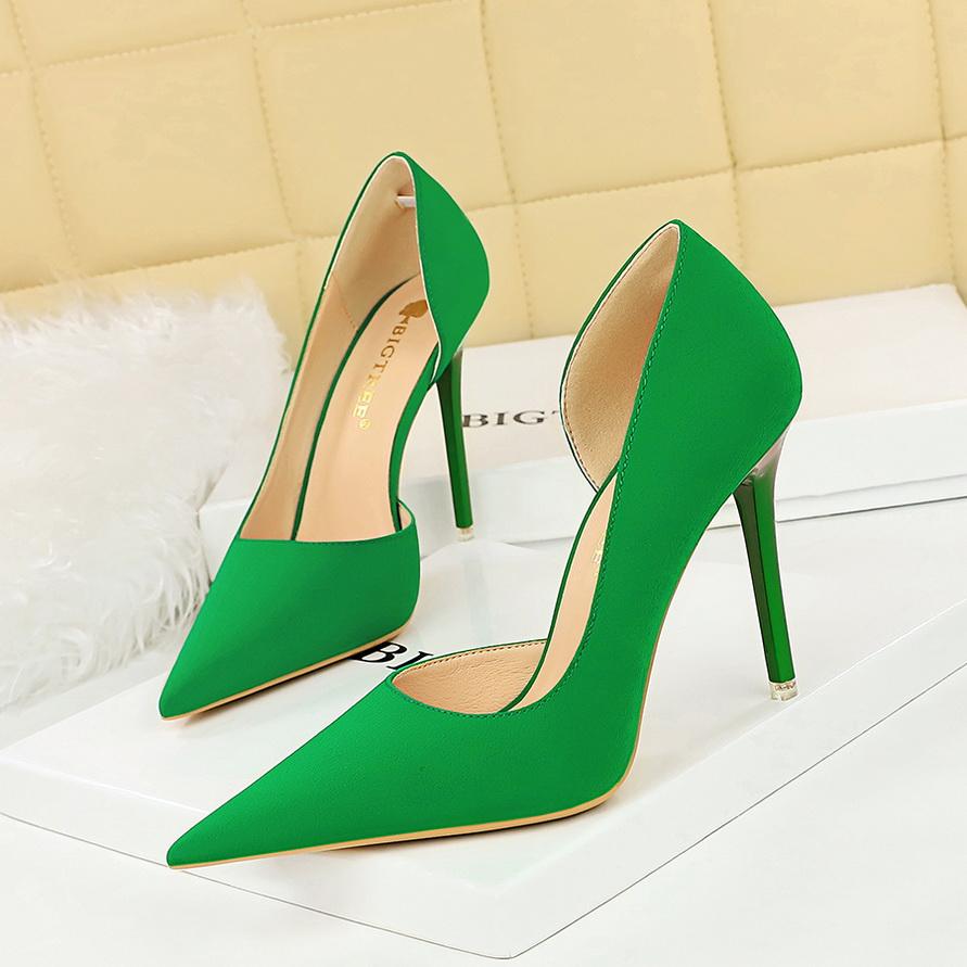 Banquet High Heels Thin Heels Shallow Mouth Pointed Toe Side Hollowed Out Retro High Heels Single Shoes