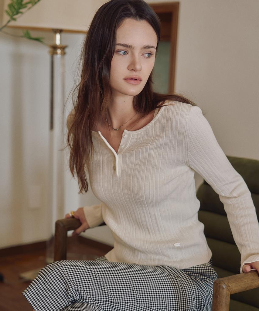 Keoseuteomeokeullagumeon [Italy] Slim Henley Neck Ribbed Knit 5 Color Cowkt010