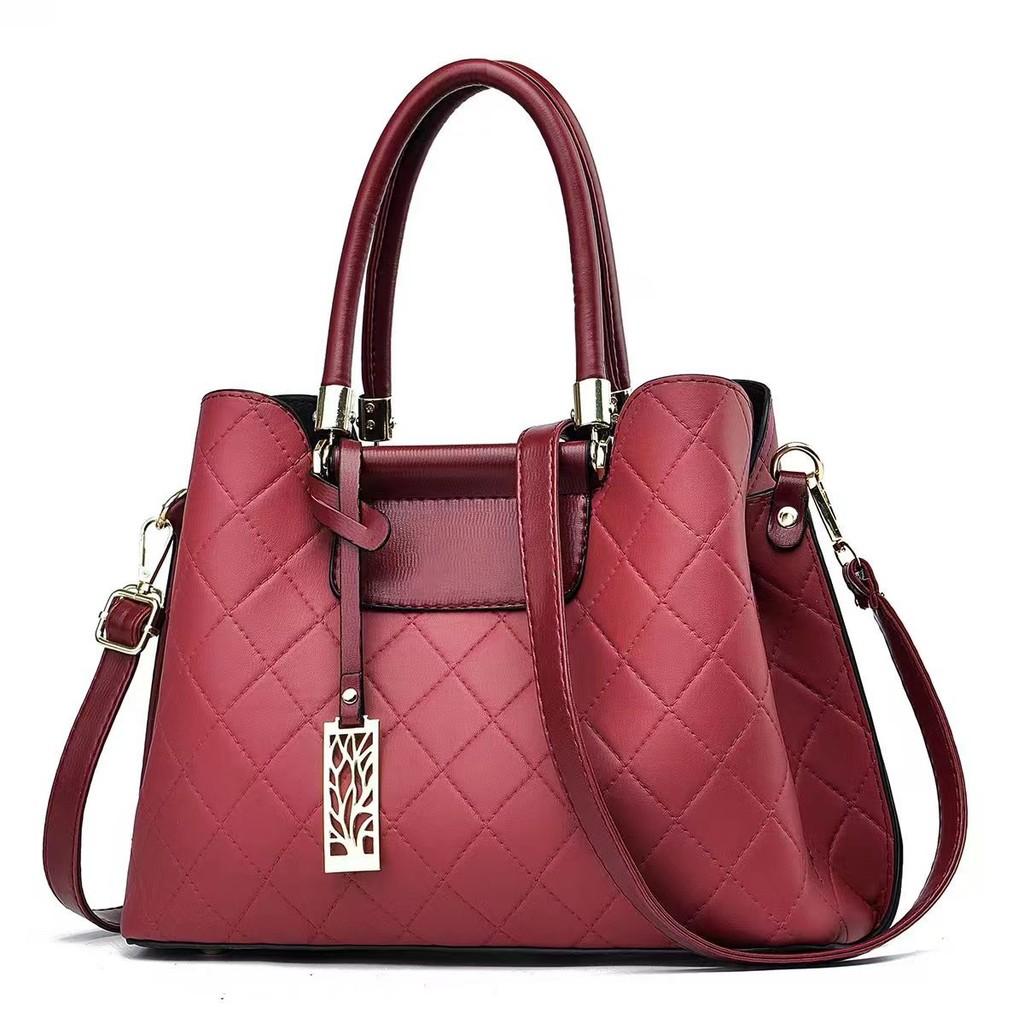 Fashionable Black White Red Casual Handbag For Daily Use With Spacious Design