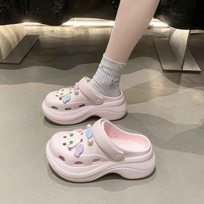 Thick-soled Cute Cartoon Fish Hole Shoes Women's 2025 Spring and Summer Fashion Wear Comfortable Stepping On Shit Bag Head Slippers