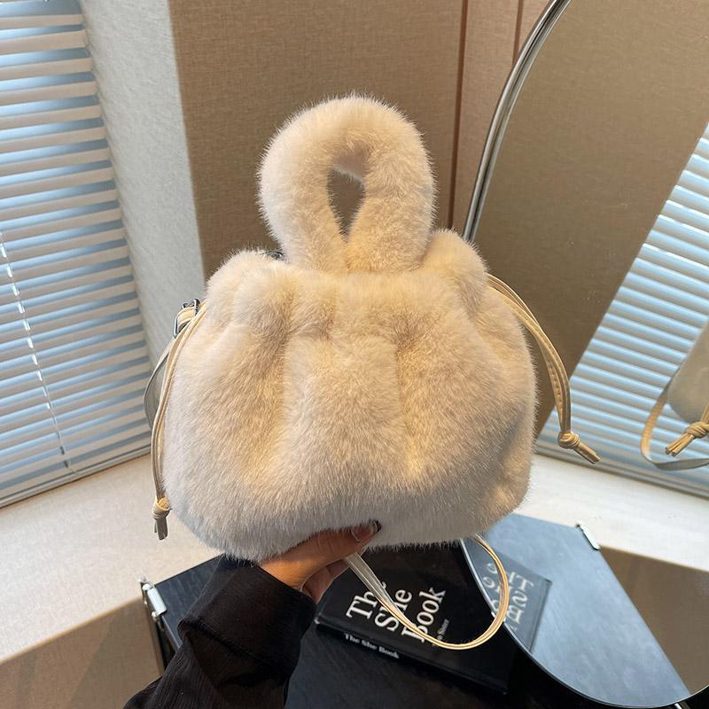 

Plush Drawstring Handbag for Women Autumn Winter New Mini Party Clutch French Texture Faux Fur Single Shoulder Crossbody Bags Mini(Max Length<20cm) абрикосовый