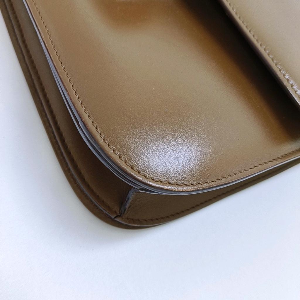 [Pre-Owned] Classic Box Gold Buckle Polished Calfskin Tofu Square Crossbody Shoulder Bag Medium - Good #155E0KD