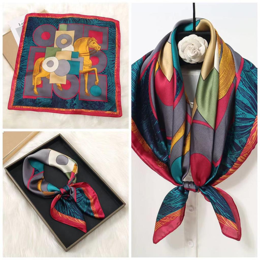 Eleganti Foulard di Seta da Donna Con Centinaia di Camicie, Assistenti di Volo, Decorazione Professionale, Protezione del Collo, Foulard, 70 Foulard Quadrati Piccoli.