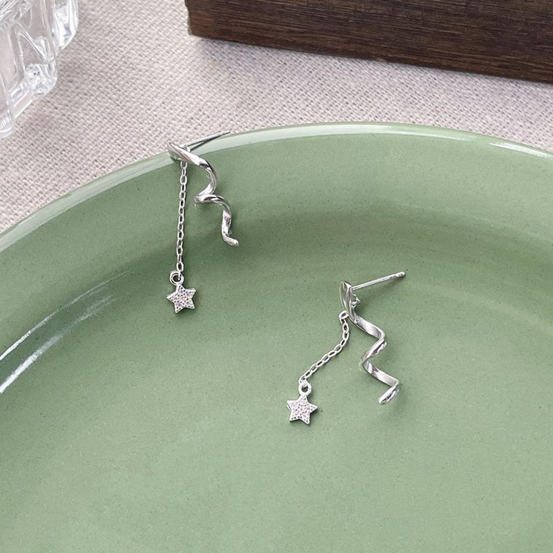 Twisted Line Star Pendant Long Earrings For Women Personality Fashion New Trend Jewelry Gifts Wholesale