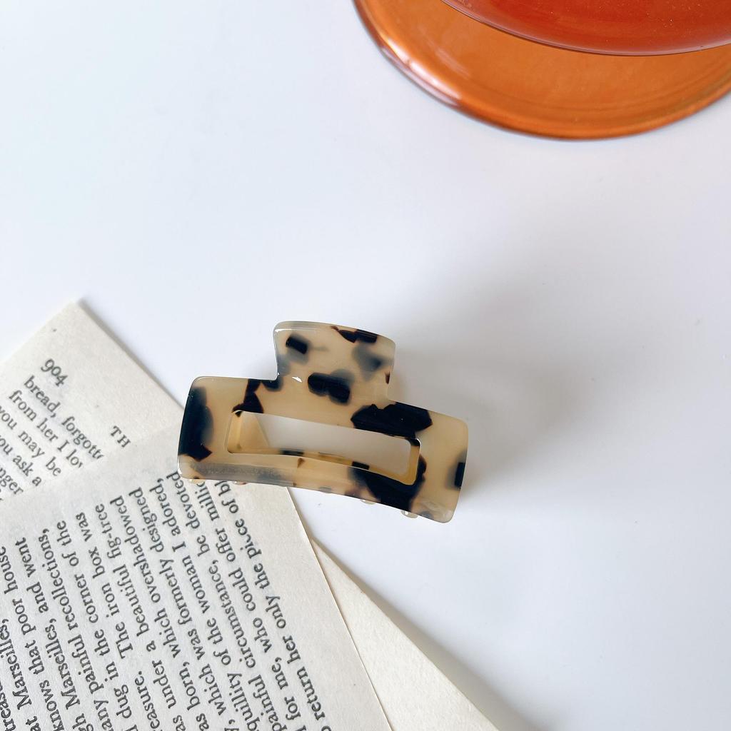 Retro French Leopard Print Hairpin for Bangs and Broken Hair