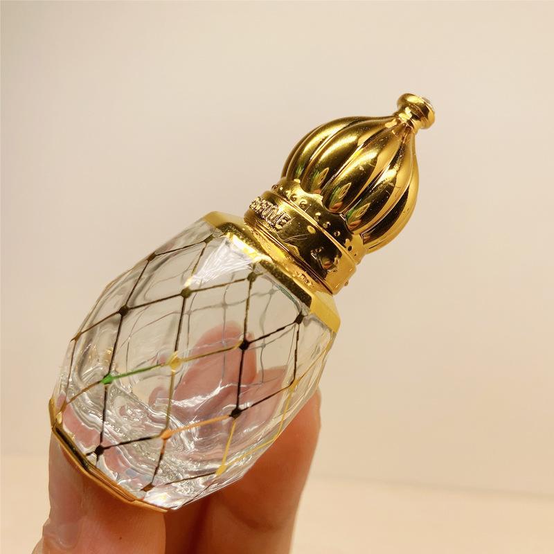8ml galvanisierte, gravierte Roll-on Flasche, Parfümölflasche im nahöstlichen Stil mit goldener Kronenkappe, tragbar, nachfüllbar