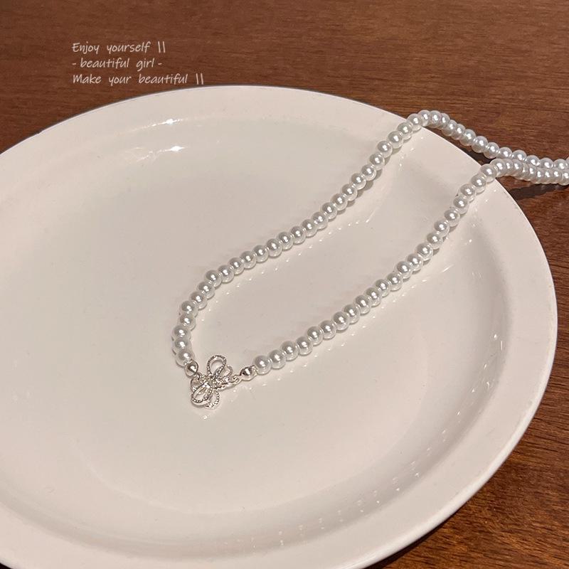 Korean-Style Luxury Bow Pearl Clavicle Necklace - Versatile & Elegant Women's Accessory