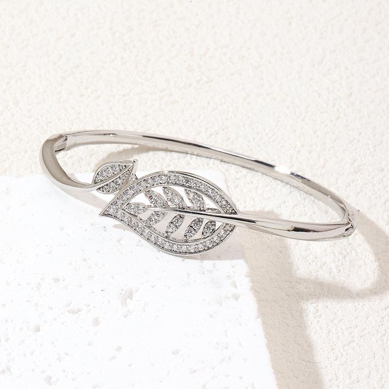Elegant Leaf Diamond Women's Bracelet - High-End Open Design Jewelry