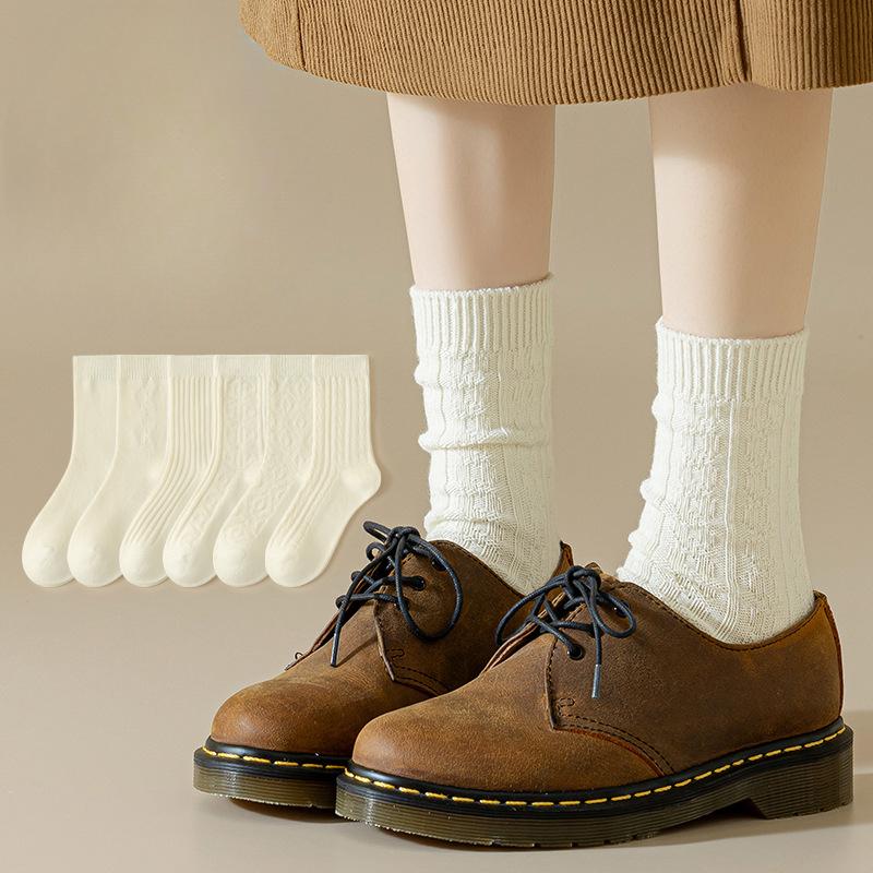 Women's Mid-calf Spring and Autumn Thick Cotton Socks, White Retro Autumn and Winter Loose Long Calf Pile Socks, Women's Long Socks