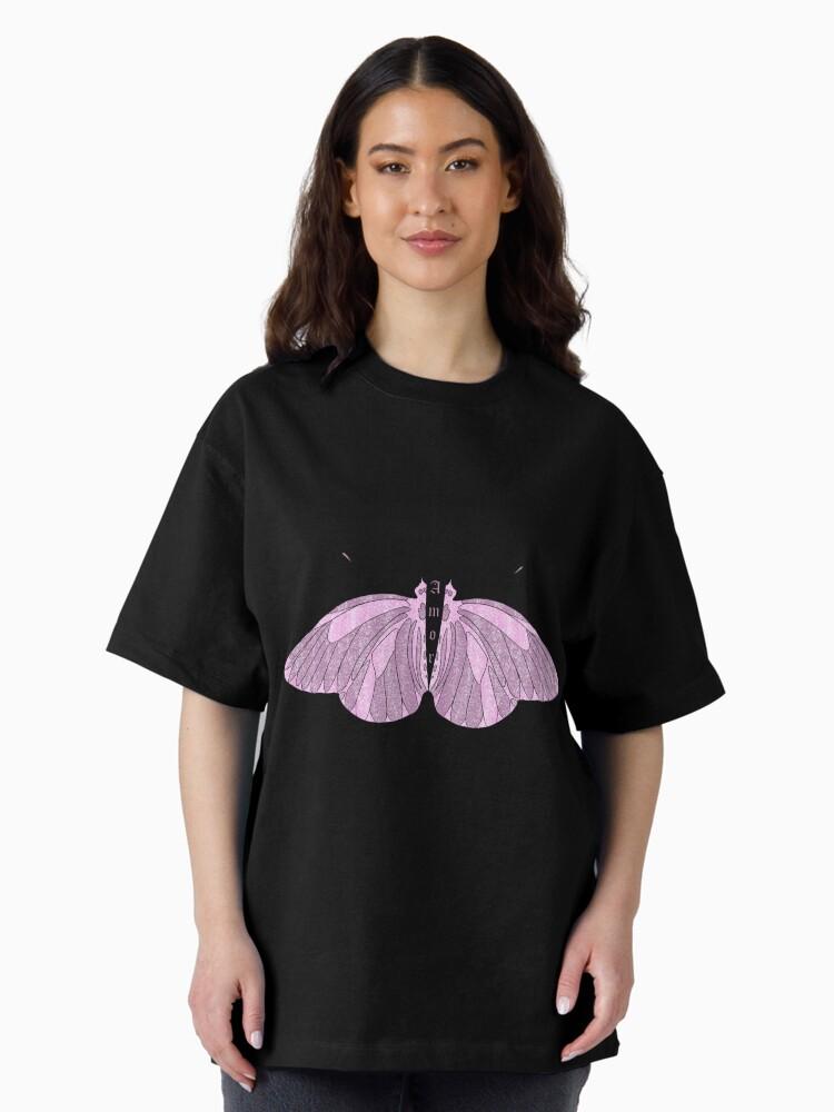 Amor with butterfly Oversized T-Shirt