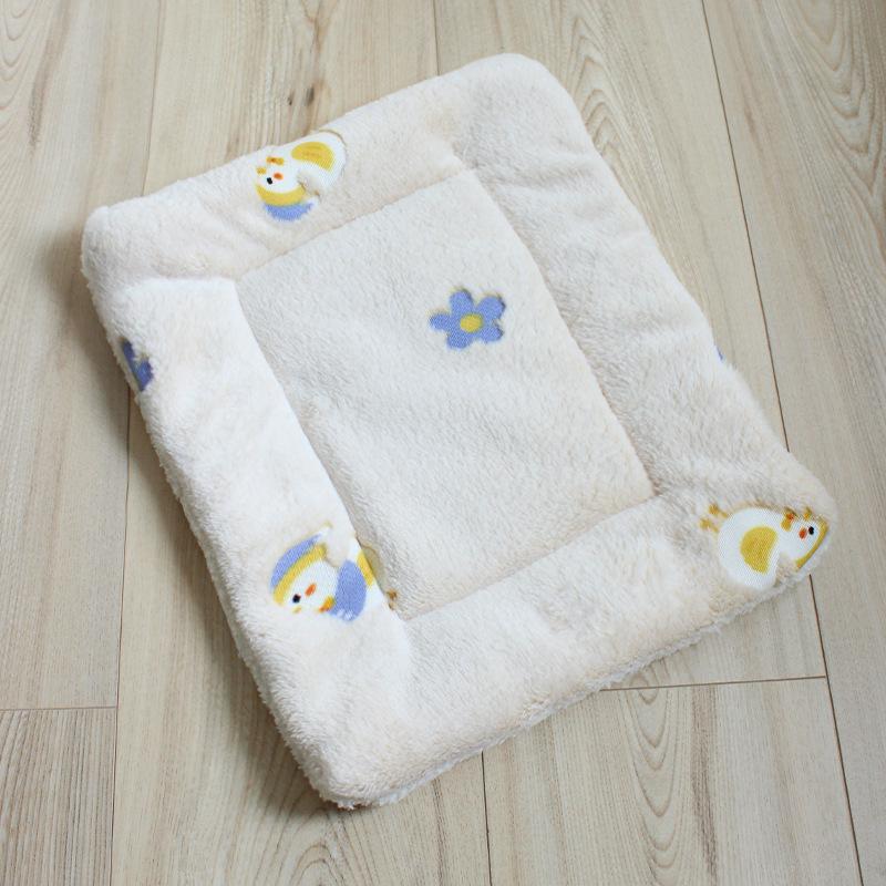 Warm Flannel Pet Mat for Dogs Cats Soft Fleece Blanket Pad Cozy Sleeping Bed Puppies Kittens Puppy Kitten Cushion Pet Accessorie