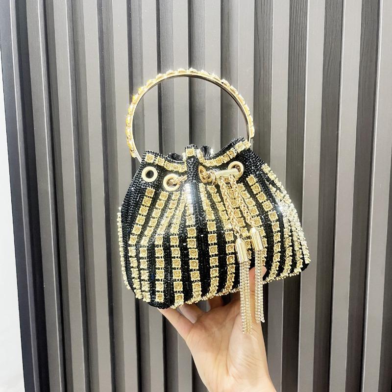 Dinner handbag, new high-value women's bag, fashionable diamond-encrusted chain bag, shoulder messenger bag.