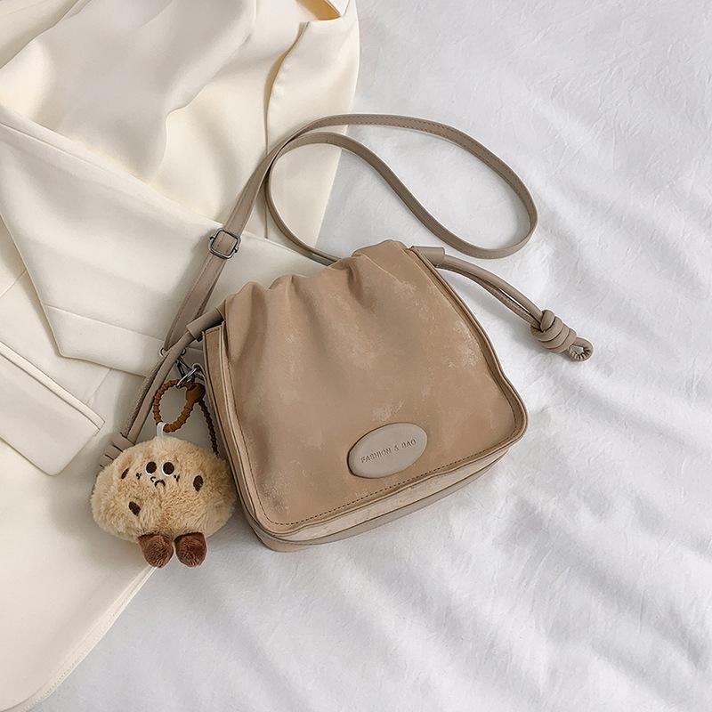 Niche Simple Style Fashionable Bag for Women New Pleated Versatile Bucket Bag Simple Casual Fashionable Shoulder Bag