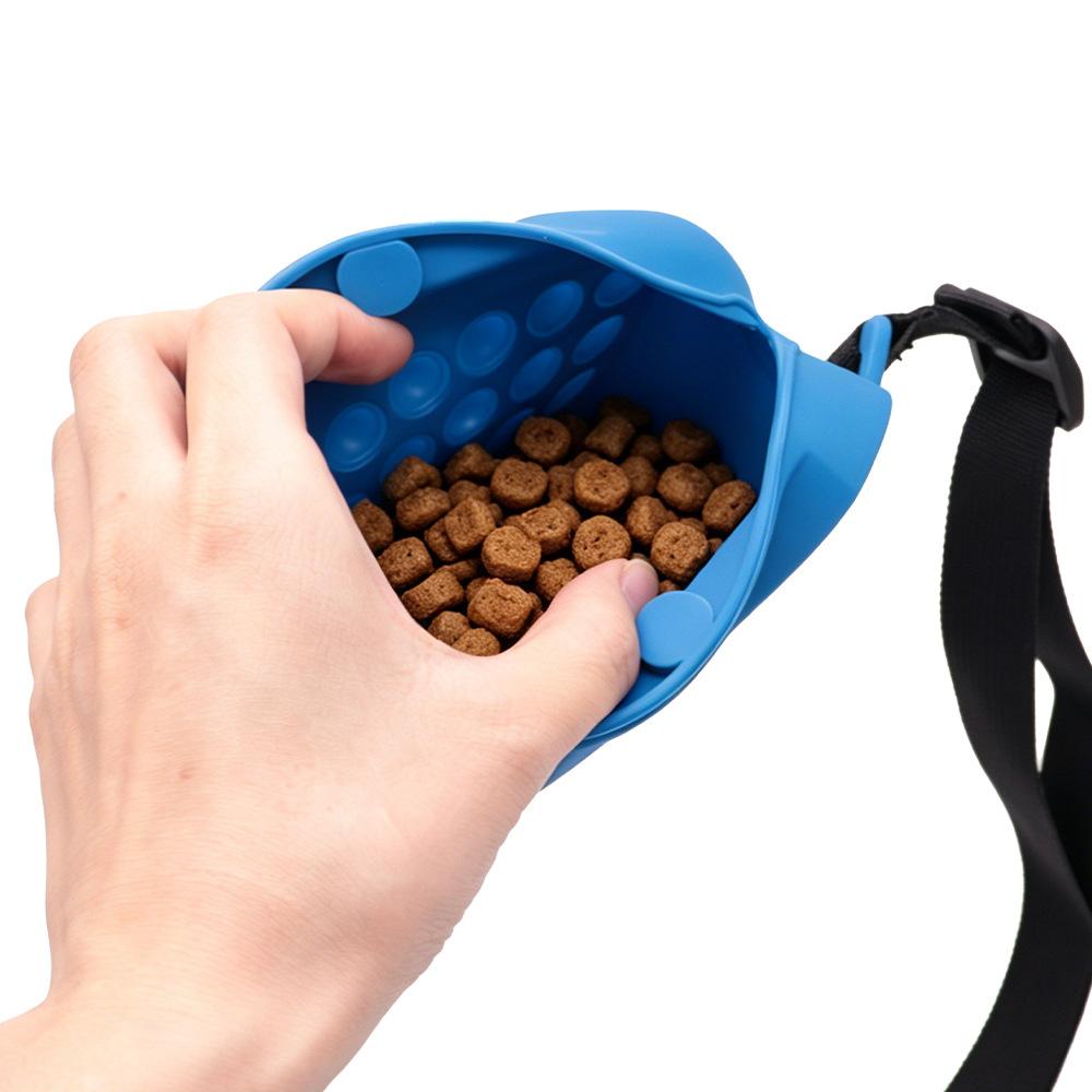 Pet Dog Training Kit - Silicone Magnetic Dog Training Waist Bag for Carrying Snacks and Dog Food When Walking The Dog.