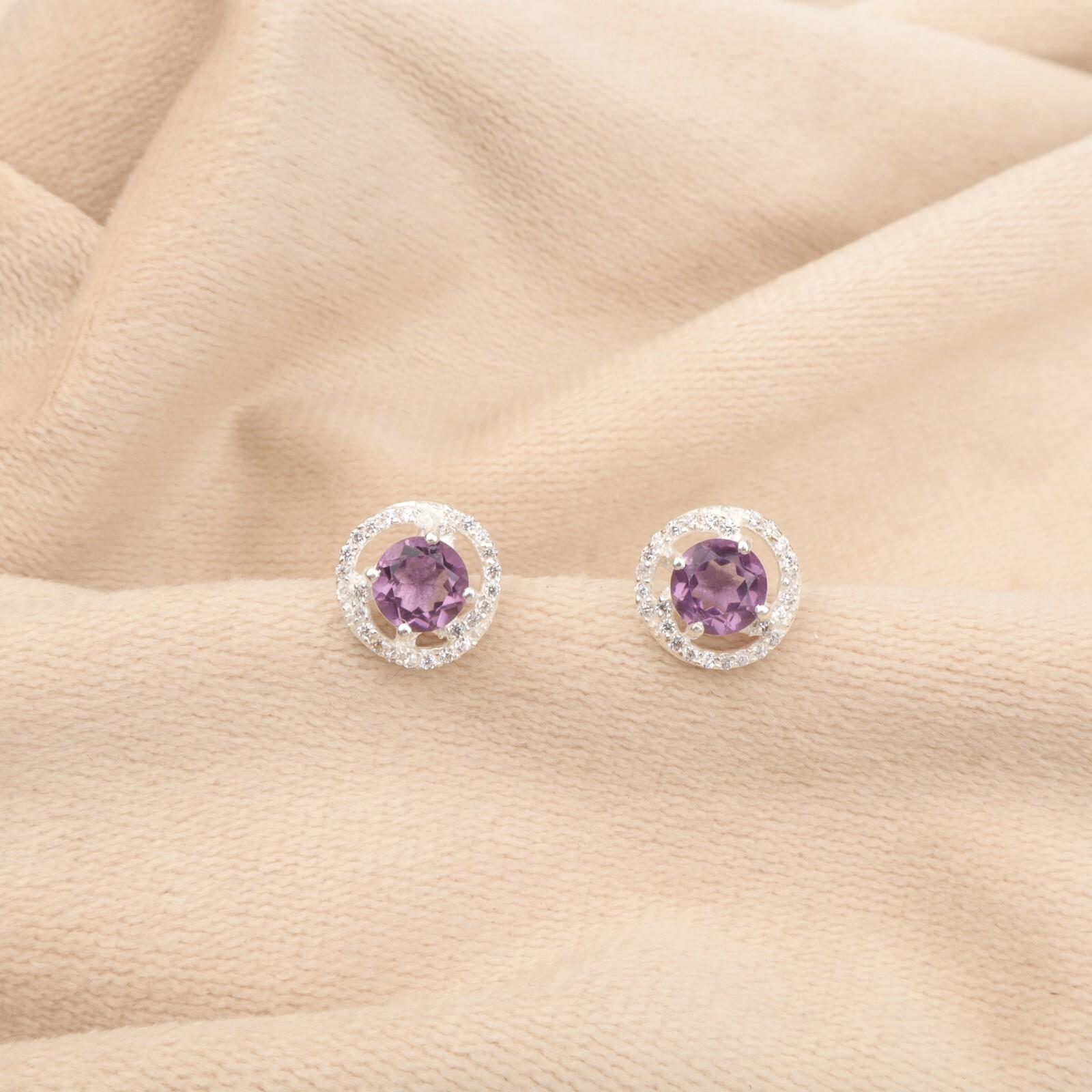 

Натуральный аметист Драгоценный камень 925 Стерлинговое серебро Ювелирные изделия Циркон Серьги-пусеты 0,41 CZE-8-12