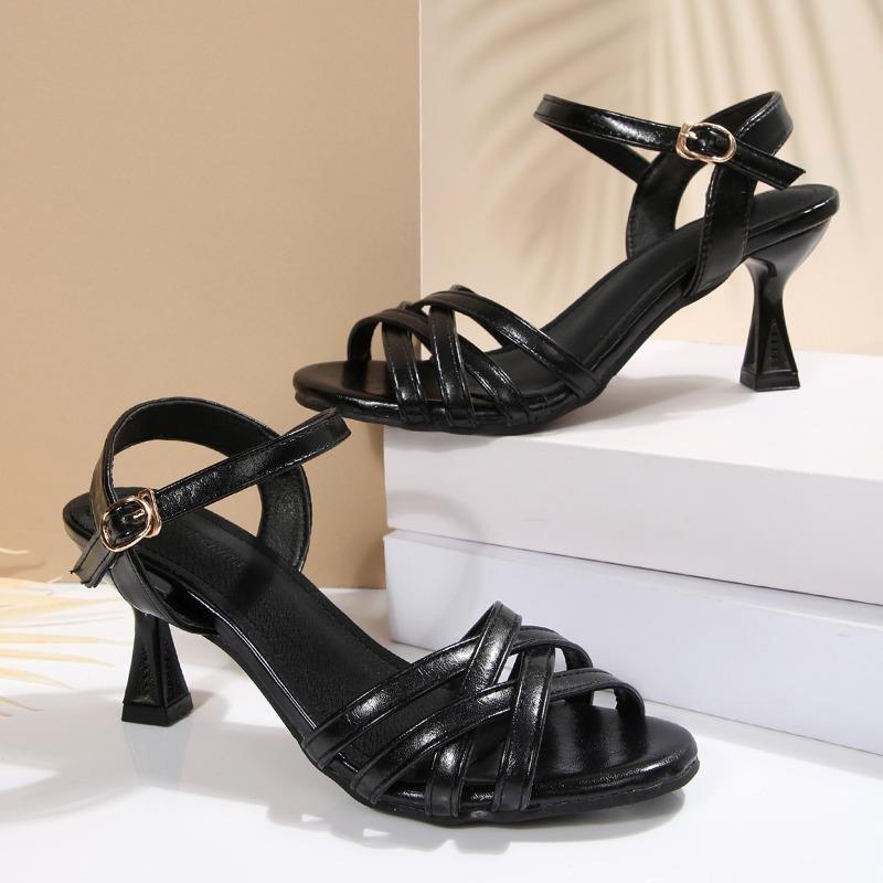 One Buckle Plus Size Women's Shoes Summer New Round Toe Open Toe Crossover Strap Kitten Heel Roman Sandals