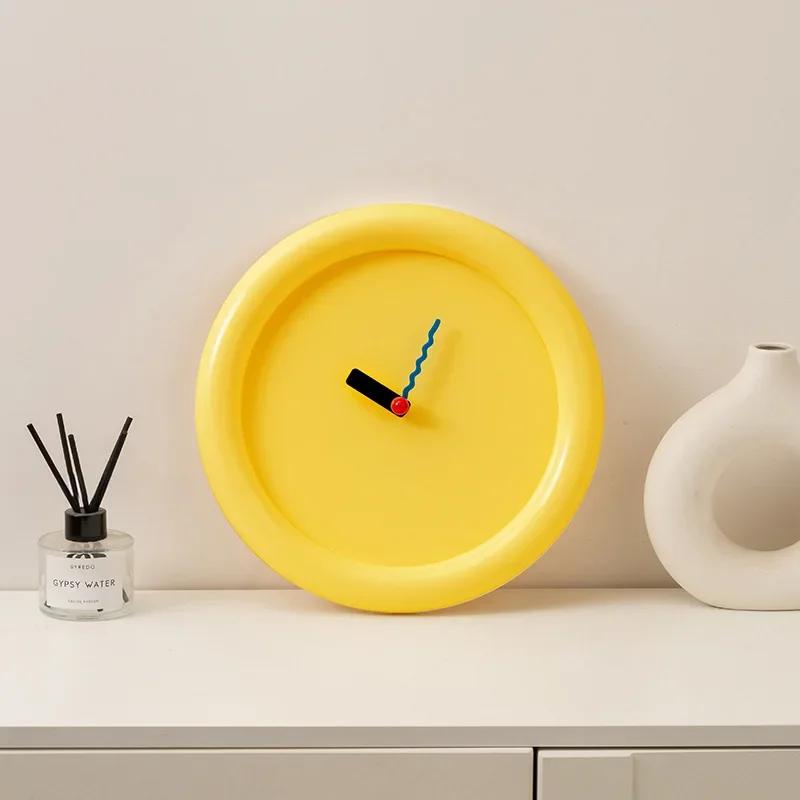 New Wall Mounted Clock Stand Creamy Style Clocks Home Decoration Desktop Silent Wall Decororation Home Garden Dining Room Decor