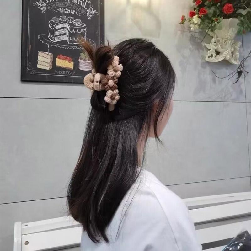 Soft and Durable Brown Knitted Flower Hairpin Stylish Hair Decoration Vintage Crab Hair Clip Simple Hairpin Accessory