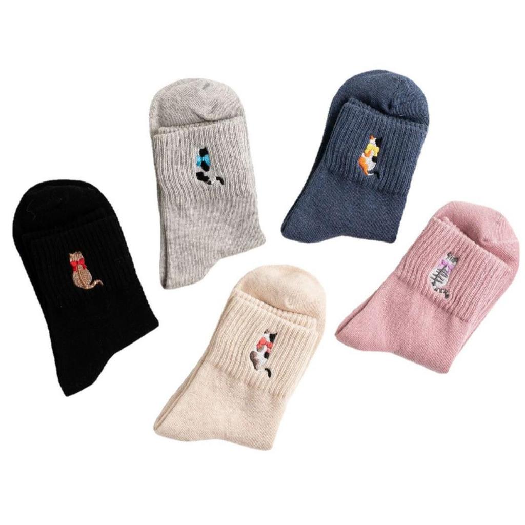 Women's Mid-Calf Socks - Korean and Japanese Style, Cute Embroidery, Odor-Resistant, Solid Color, Perfect for Spring, Autumn, and Winter.