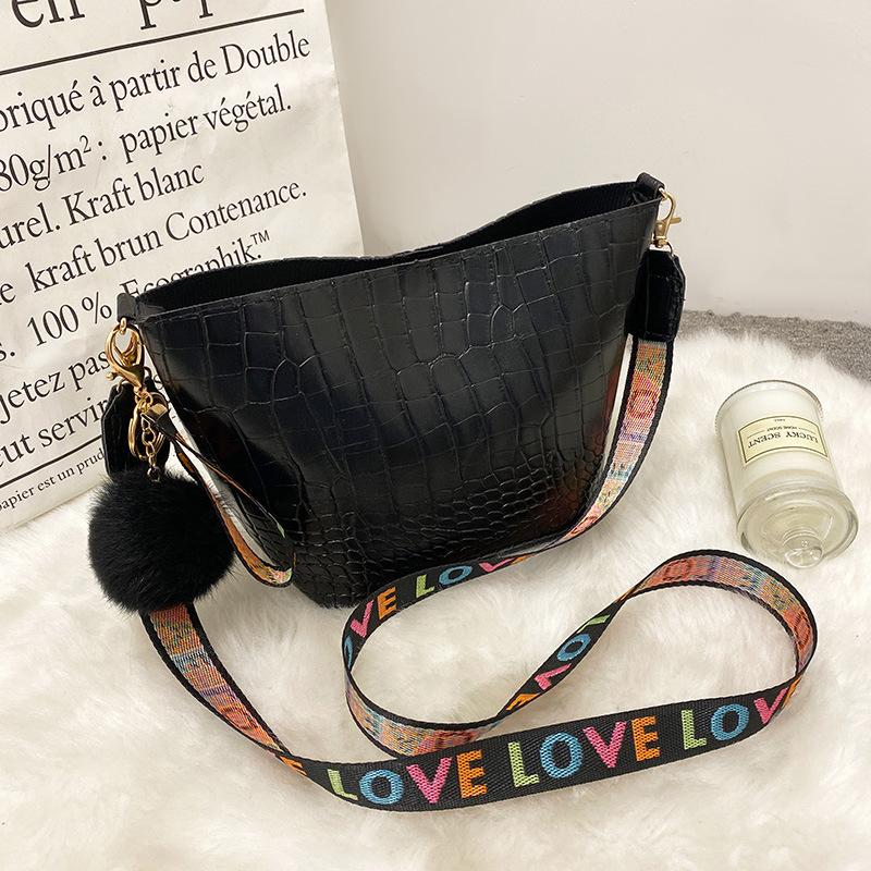 

Lychee pattern ribbon single shoulder crossbody tote bag, a new letter bucket hairball diagonal span bag