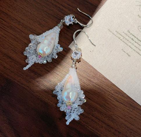 Exquisite Retro Crystal Pearl Hook Earrings Lace Hollow Out Design Romantic Jewelry
