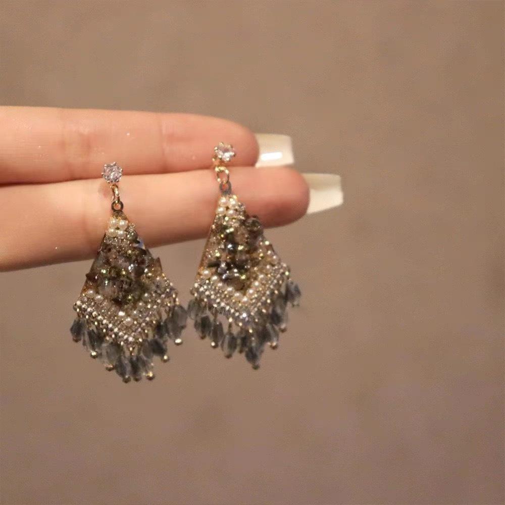 Silberne Nadel Strass Blume Quaste Brautohrringe, Vielseitige Ohrstecker für Damenmode.