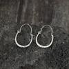 Vintage Silberfarbene Metall Schnitzerei Rundes Muster Creolen für Damen Minimales Design Persönlichkeit U-förmige Ohrringe
