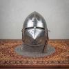 Casco Bacineto de Cara de Cerdo de Acero Hecho a Mano con Avental de Malla, Armadura de Caballero Gótico