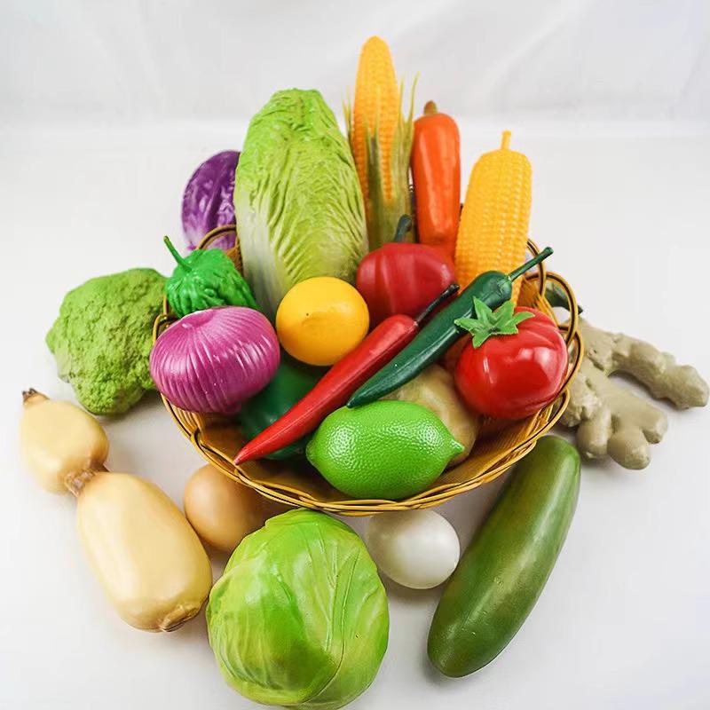 Children's Educational Toy: Fake Plastic Fruit & Vegetable Set for Play & Decor - Includes Chili & Tomato Ornaments.