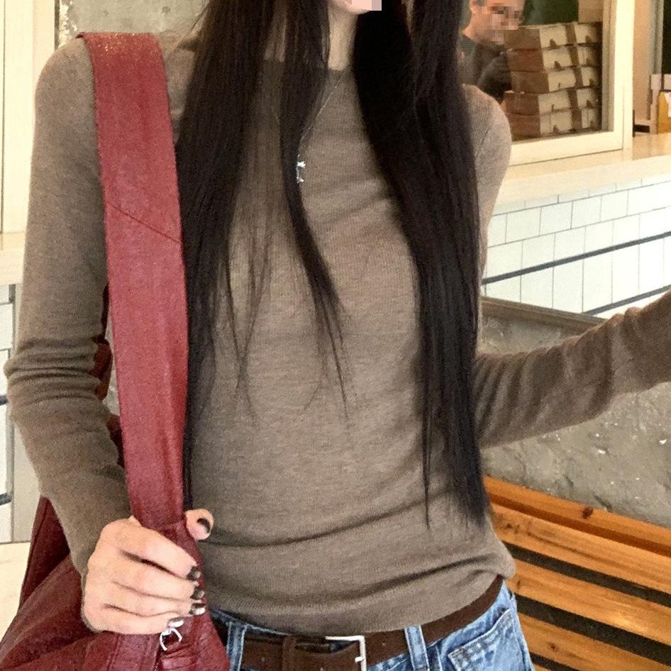 Women's Autumn Pullover: Stylish, Slim-Fit Knitwear with a Mature, Sophisticated Vibe