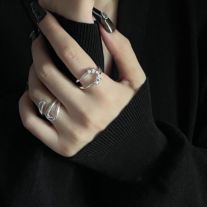 Intertwined Openwork Ring: Adjustable, Fashionable, Versatile for Women’s Unique Style