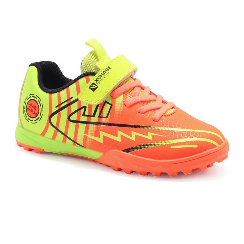 One piece 2025 children's primary school students flat football shoes girls broken nails youth sports shoes competition shoes
