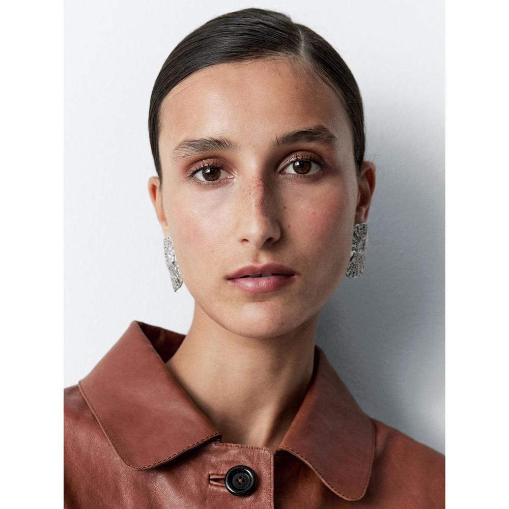 Textured Medallion Earrings 04605606808
