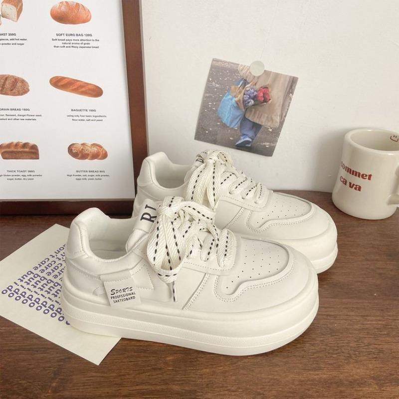 Spring and summer thick-soled heightened white shoes are trendy and easy to match bread shoes, casual student sports women's board shoes