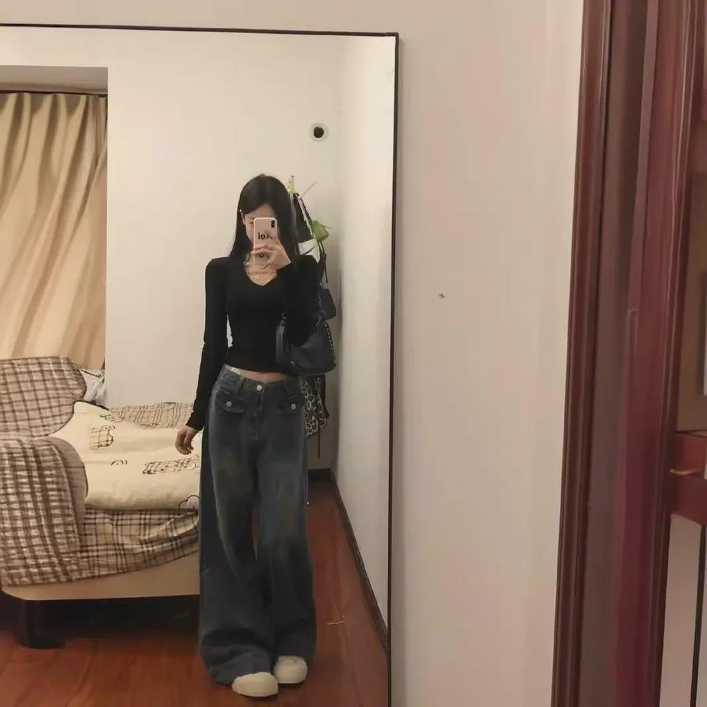 Women's Slim Fit Black Velvet V-Neck Long-Sleeve Top