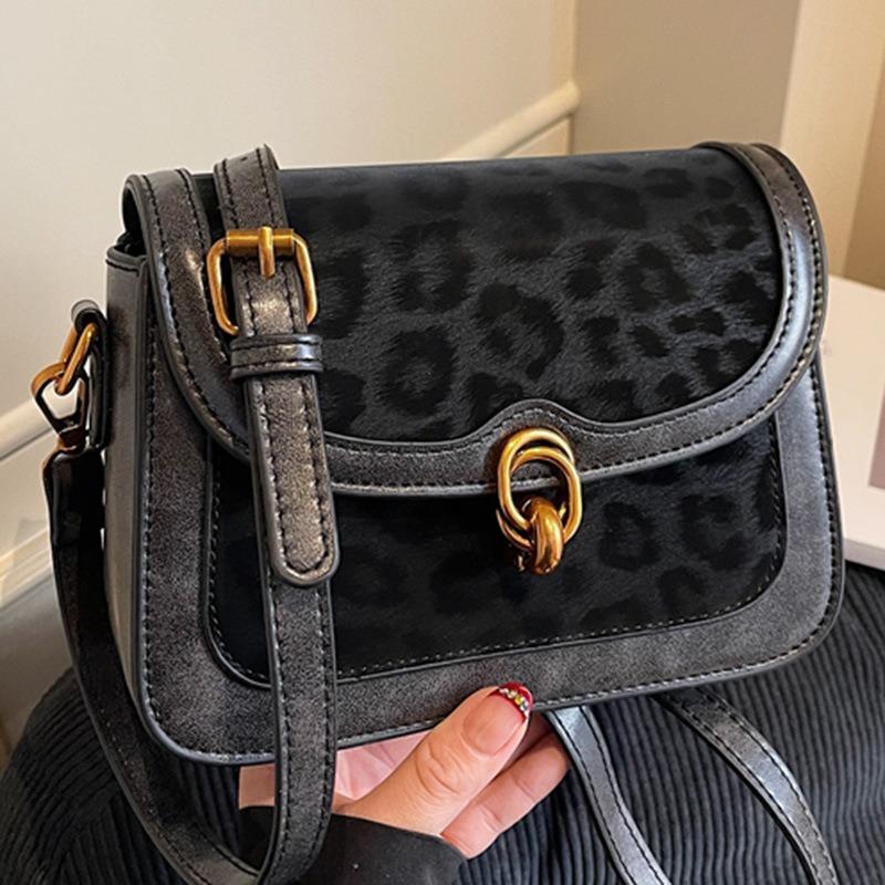 Today's Popular Bags Are Simple and Retro Niche Textured Bags for Women's New Leopard Print Commuter Messenger Small Square Bags.