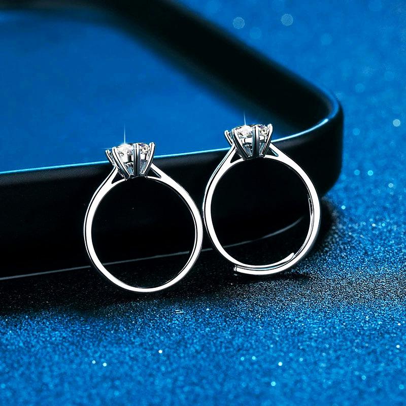 Zhoujia Sechs-Krappen S925 Silber Moissanit Ring mit Platinbeschichtung, 1 Karat, Verstellbare Größe