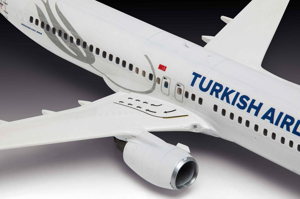 German Revell 1/144 Boeing 737-800 Turkish Airlines Plastic Model Kit 03772 (Airplane)