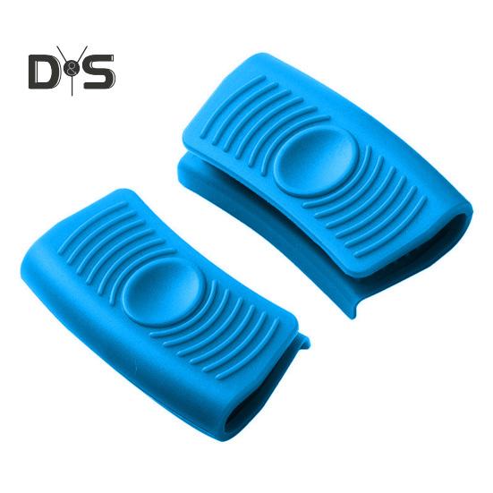 

2 пары силиконовых держателей для горячих ручек, теплоизолирующих чехлов для чугунных сковородок, воков, сковородок, грилей, зажимов для предотвращения ожогов 2pcs синий