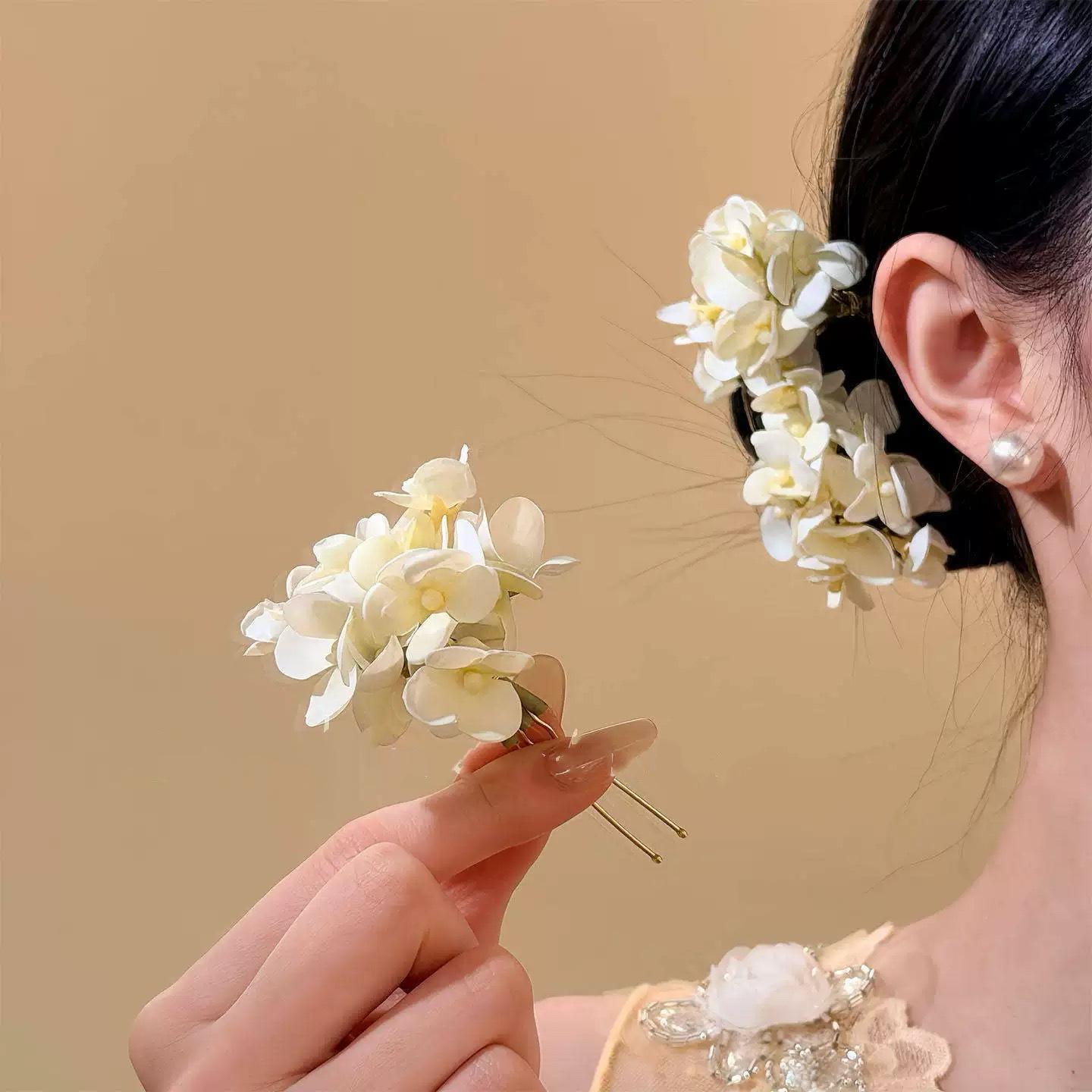 

Spring Taro Flower Letter~New Chinese Style White Hairpin Antique Engagement Headdress Hair Accessory Female Headband