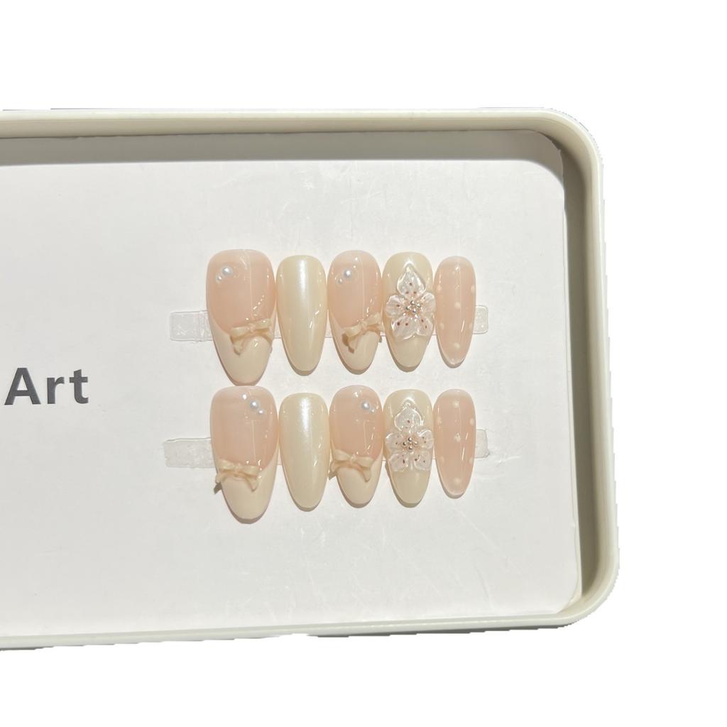 Allsidig temperament, skånsom nude farge sommerfugl manikyr fransk utskåret polkadot ren håndbærende negleklemmer