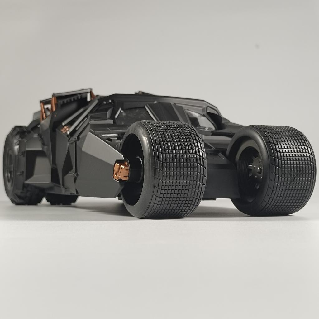 1:18 Batmobile Tumbler Alloy Diecast Model Sound Light Car Spray Function Toy Display Ornament Toys For Kids Gift For Children