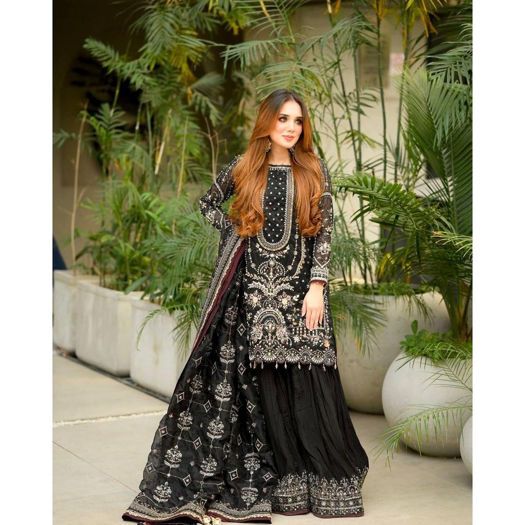 *Launching New Đěsigner Party Wear Look Pur Heavy Faux Georgette Top Plazzo & Dupatta Set