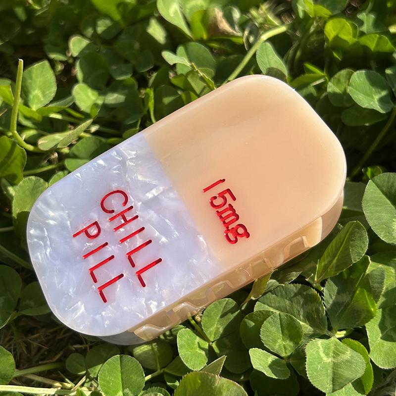 Korean Style Creative Acetic Colorful Chill Pill Hair Claw All-Match Cute Shark Clip Fun Spoof Headwear For Women Hair Accessory