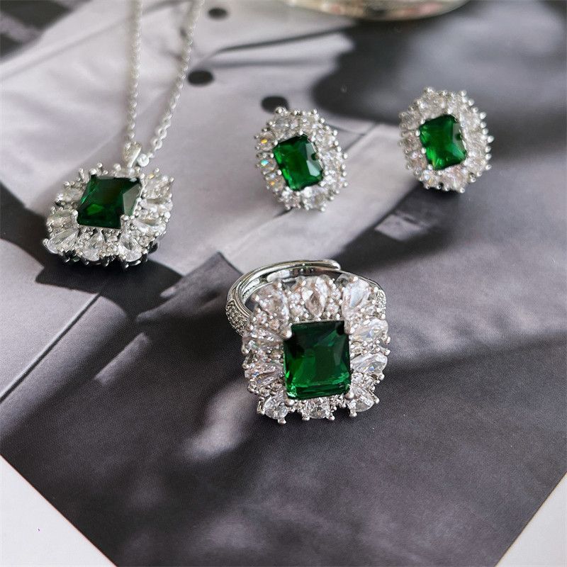 Retro Emerald 925 Silver Needle Necklace Ring Gem